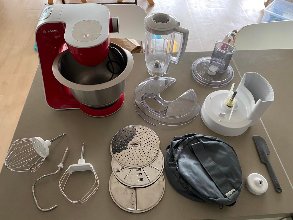 Bosch MUM58720 keukenmachine 1000W (rood), Witgoed en Apparatuur, Keukenmixers, Ophalen of Verzenden, Zo goed als nieuw, Vaatwasserbestendig