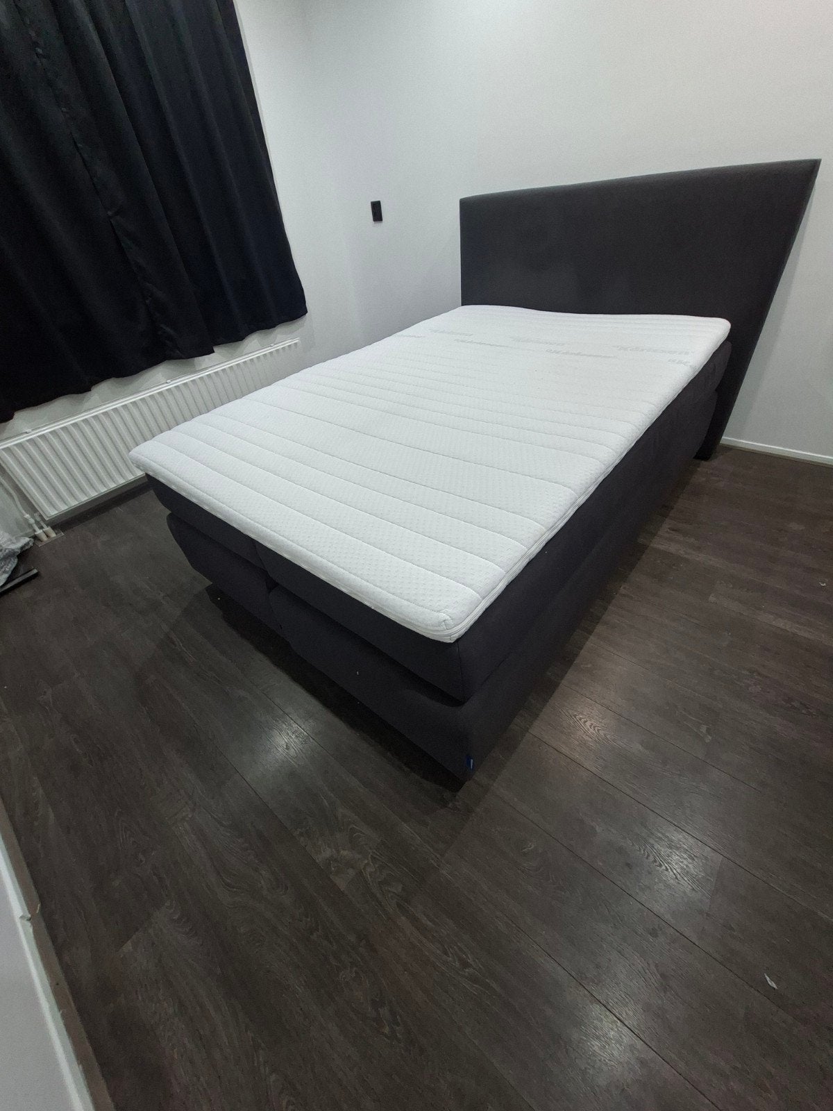 karlsson boxspring 140-200, Huis en Inrichting, Slaapkamer | Boxsprings, Ophalen, Gebruikt, Bruin, Tweepersoons