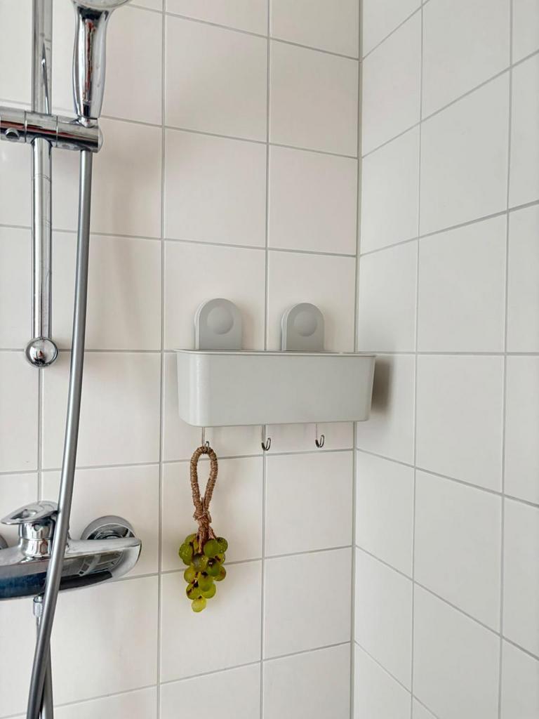 IKEA RANAN witte wandplank badkamer zeepbakje met haakjes, Ophalen, Zo goed als nieuw, Grijs, Overige typen