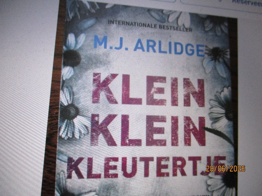 Klein klein kleutertje Arlidge Helen Grace 9789022582855 #, Ophalen of Verzenden, Zo goed als nieuw