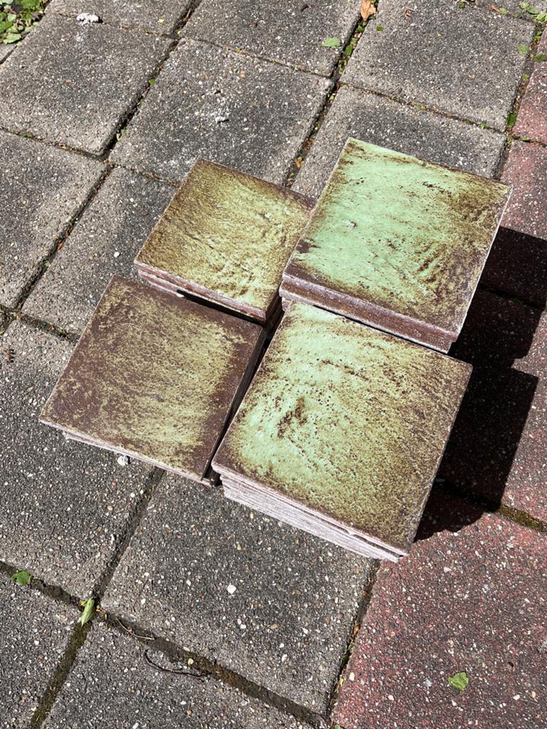 Vintage Esterikken Tegels Groen/Bruin 19,5x19,5cm, Ophalen, Gebruikt, Keramiek, Minder dan 20 cm