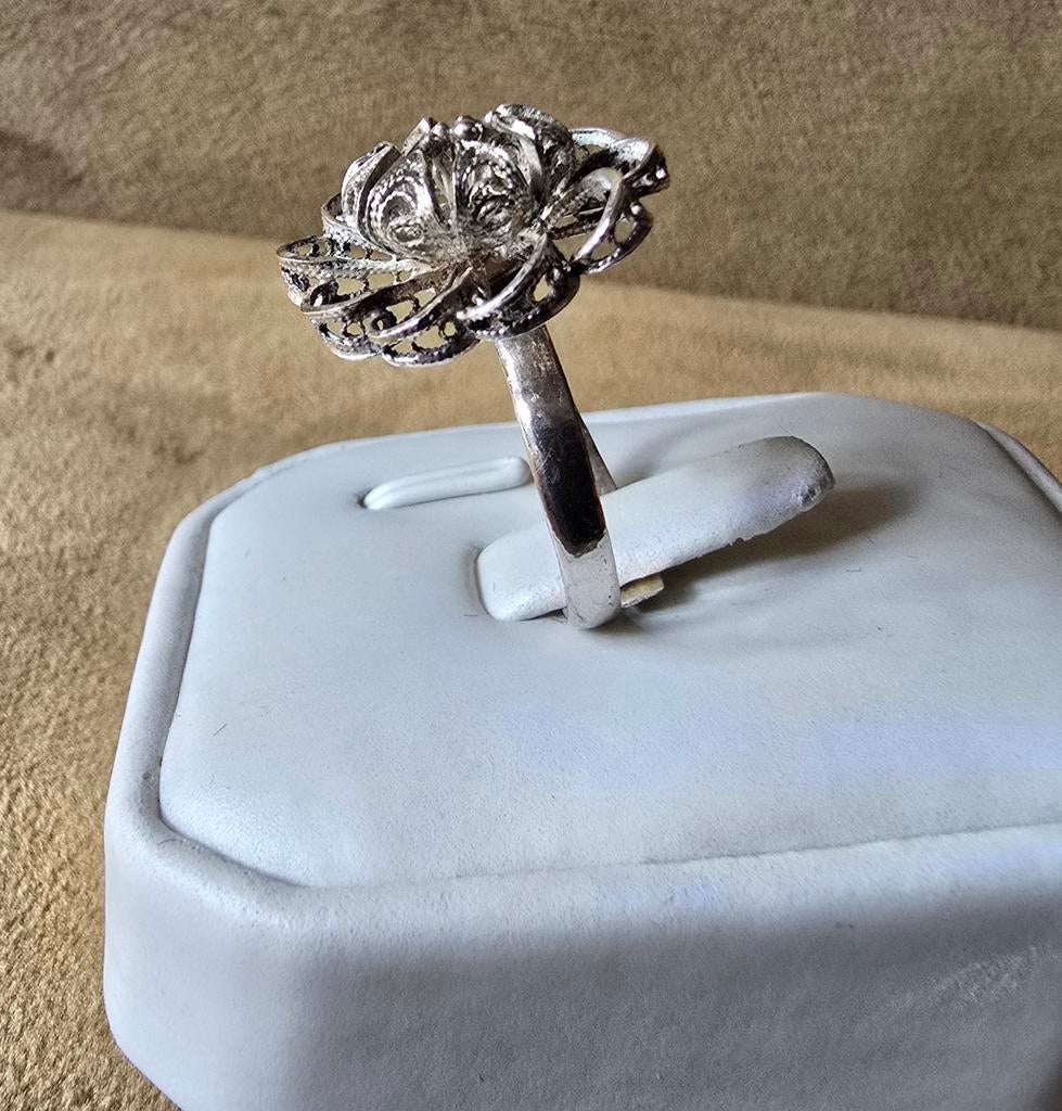 Zilveren filigraan bloem ring, Ophalen of Verzenden, Zilver, Zilver, Dame