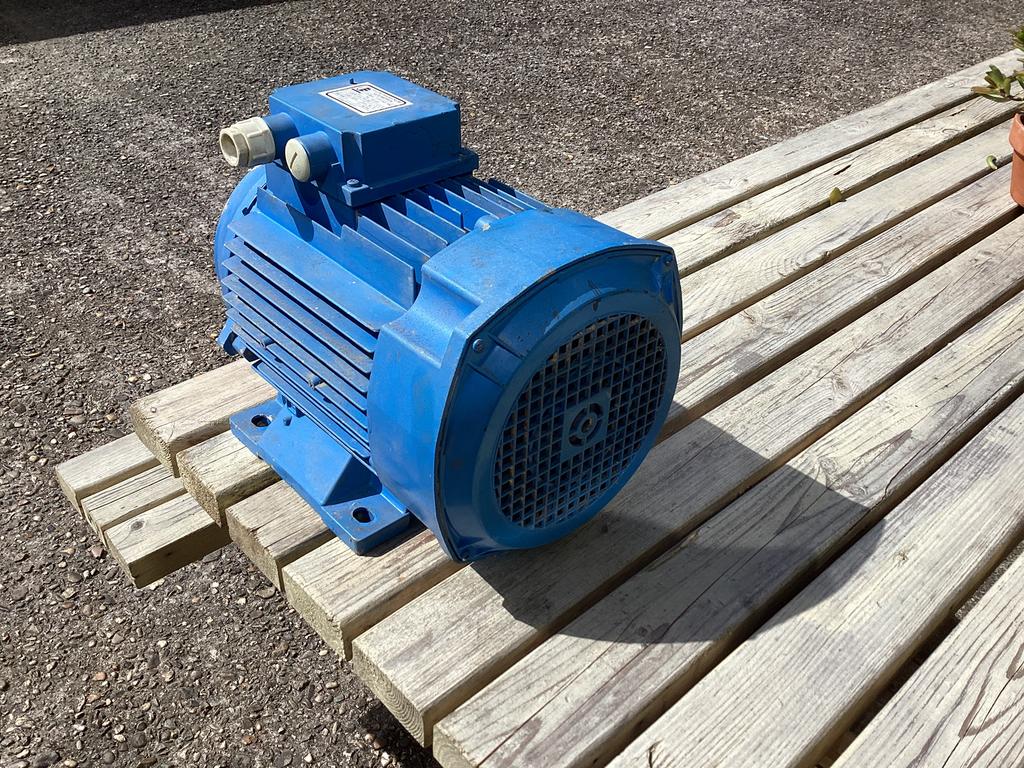 Elektromotor   4 kw, Doe-het-zelf en Verbouw, Motoren, Ophalen of Verzenden, Zo goed als nieuw, Elektromotor