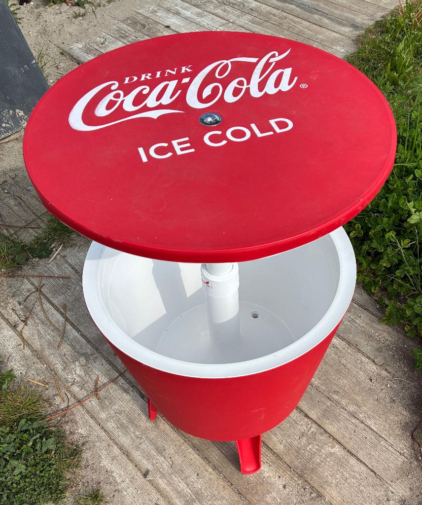 Retro Coca Cola party 'tafel', voor de coolste drankjes!, Ophalen, Kunststof, 50 tot 100 cm, Rond