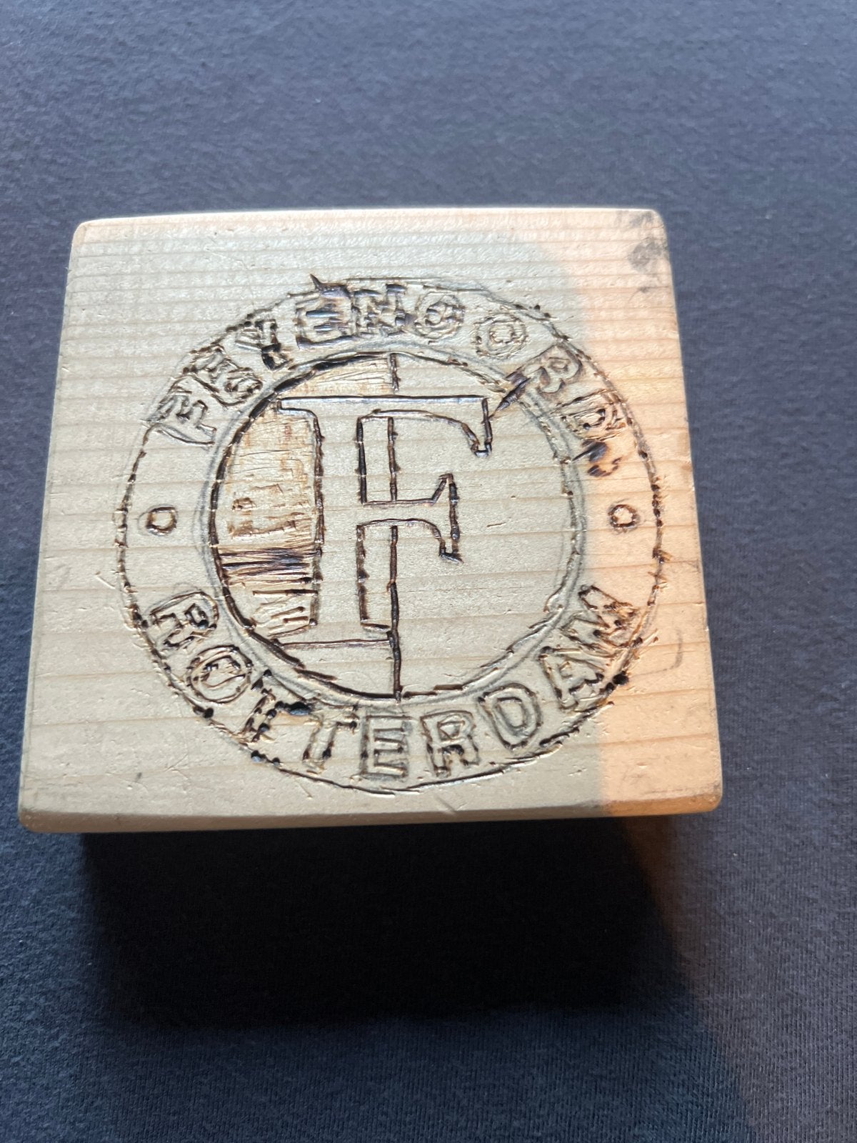 Houten blokje met Feyenoord logo - Rotterdam, Verzamelen, Ophalen of Verzenden, Gebruikt