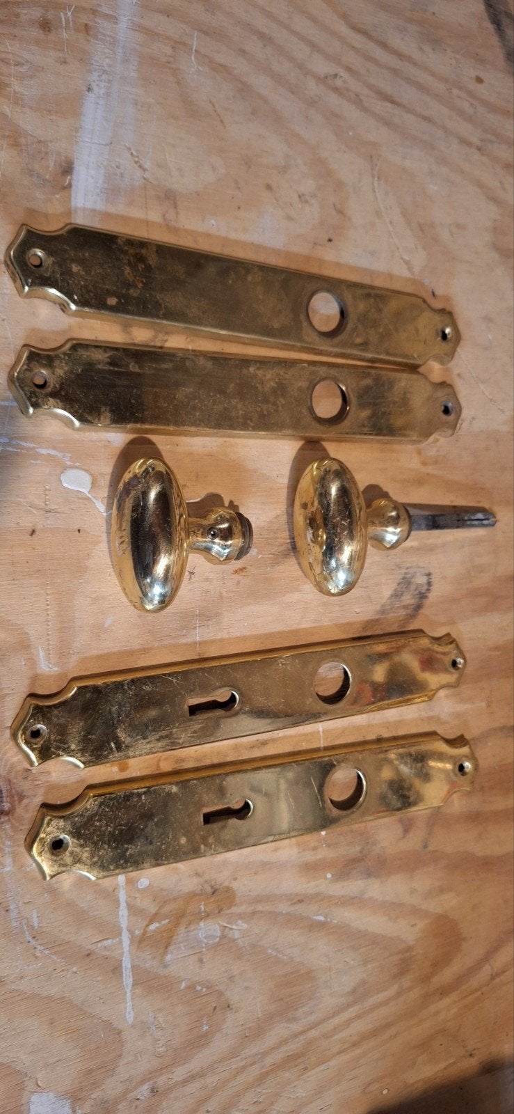 messing deurbeslag gebruikt = gratis afhalen, Doe-het-zelf en Verbouw, Ophalen of Verzenden, Gebruikt, Koper of Messing, Klink of Kruk