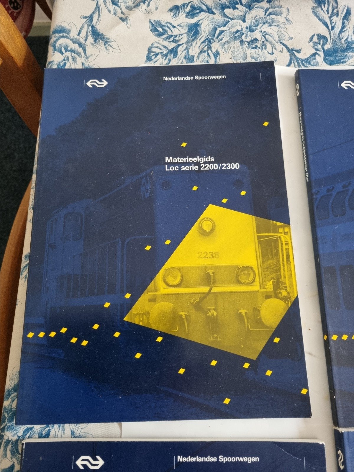 NS Materieelgidsen - Diverse uitgaven, Verzamelen, Ophalen of Verzenden, Zo goed als nieuw, Trein, Boek of Tijdschrift