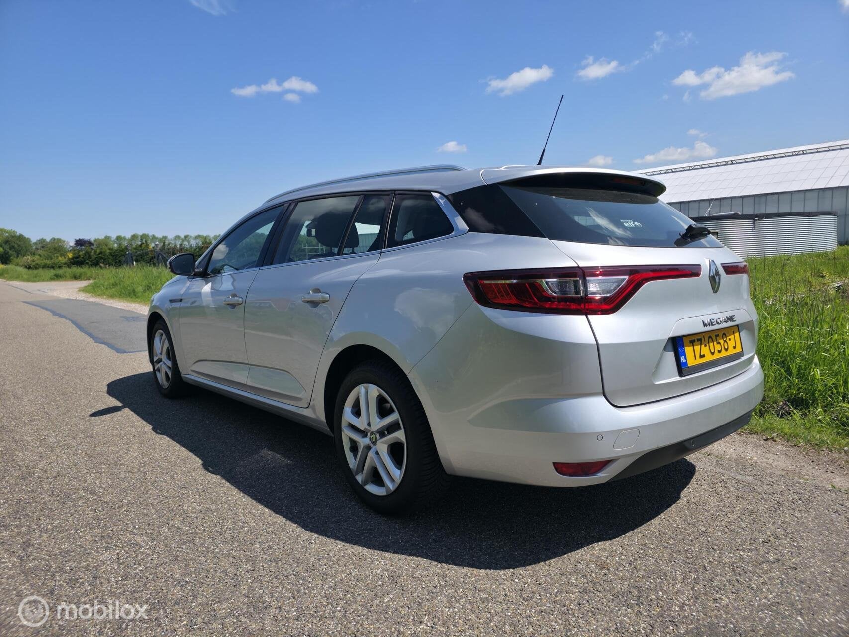 Renault Megane Estate 1.2 TCe Limited / Navi / Carplay / PDC, Auto's, Gebruikt, 4 cilinders, 132 pk, 19 km/l