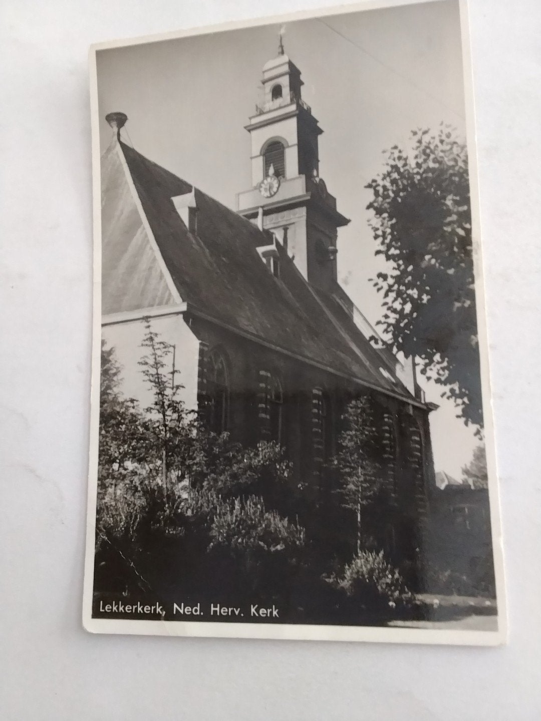 Oude Ansichtkaart Lekkerkerk, Ned. Herv. Kerk (1951), Verzamelen, Ophalen of Verzenden, 1940 tot 1960, Gelopen, Zuid-Holland