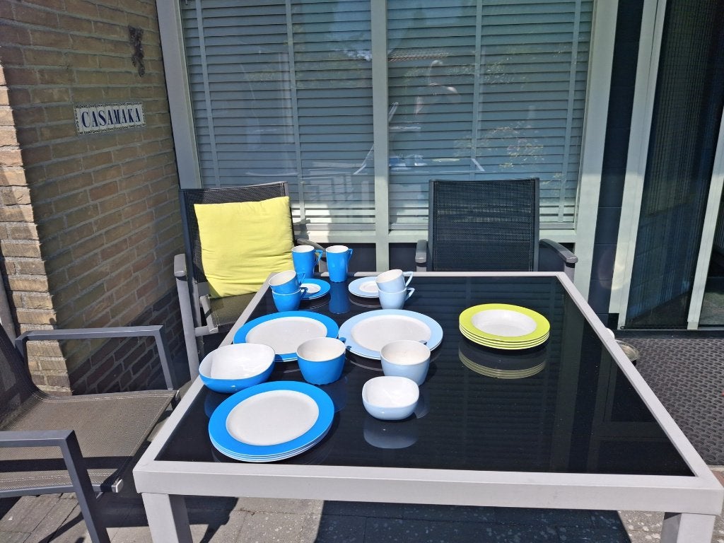 camping servies van het merk Mepal en een grijze watertank., Caravans en Kamperen, Kampeeraccessoires, Ophalen of Verzenden, Gebruikt