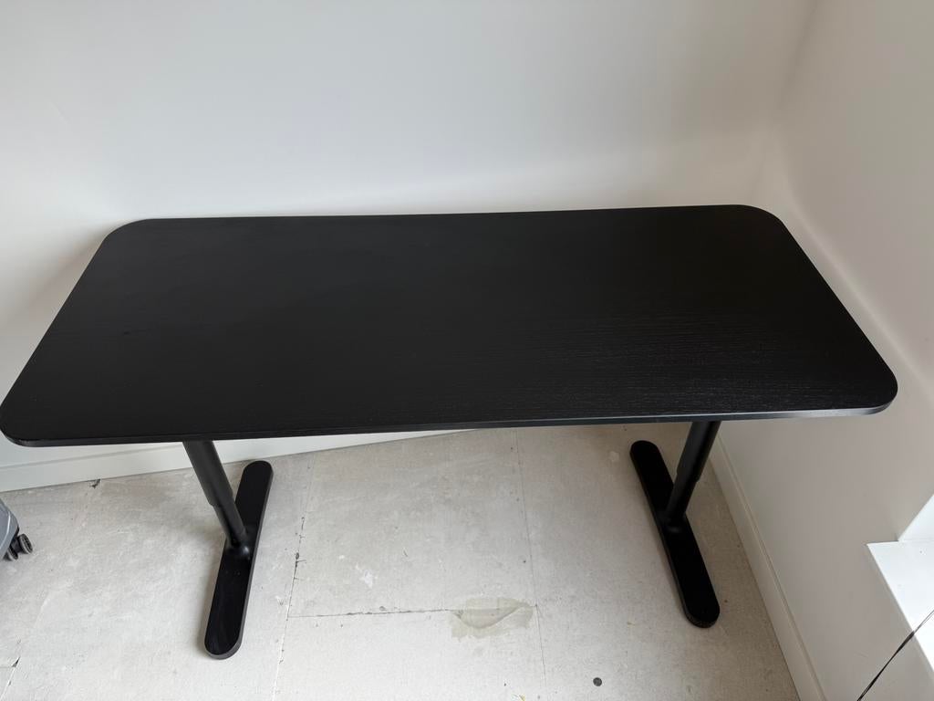 Ikea desk, Huis en Inrichting, Bureaus, Ophalen, Zo goed als nieuw