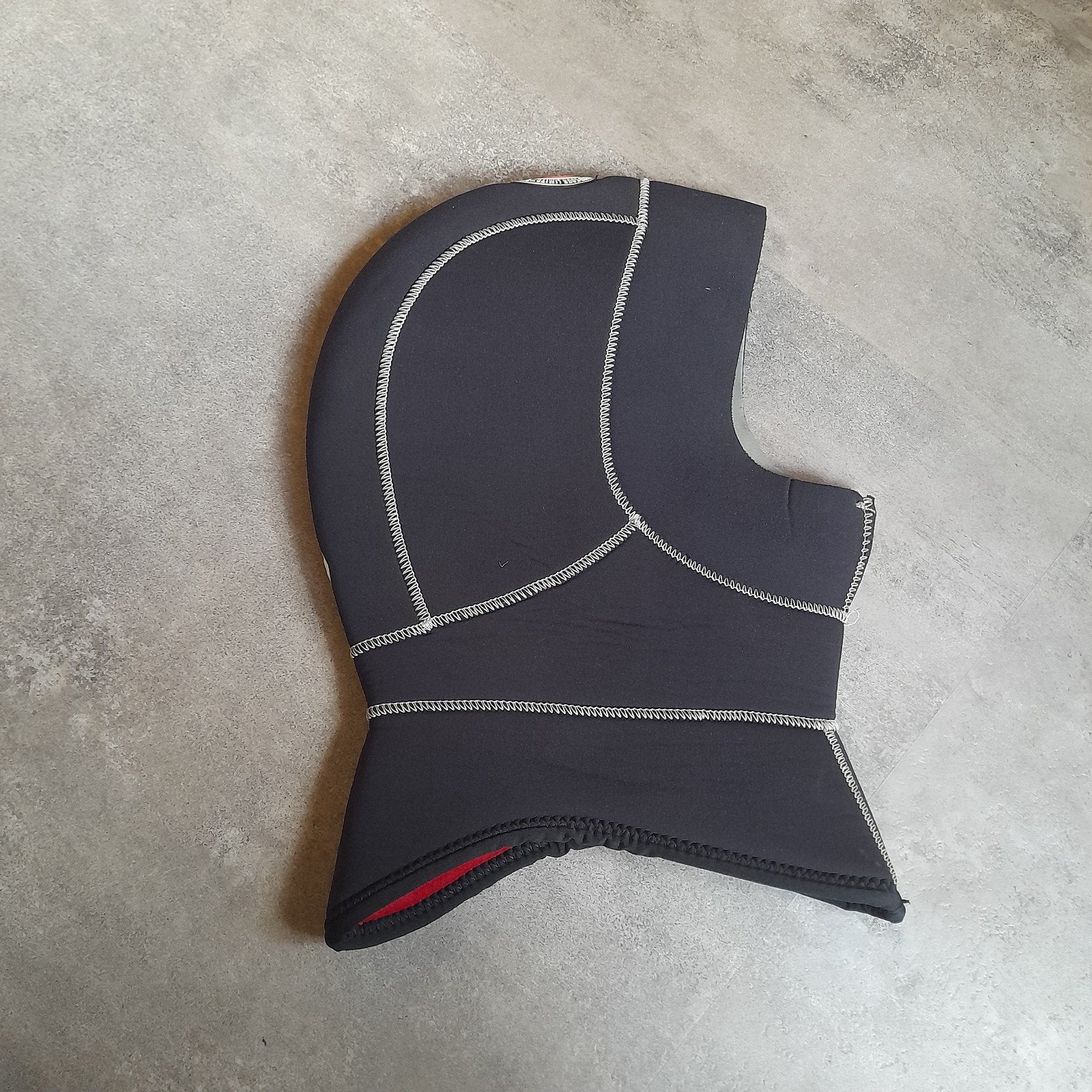 te koop, 9 mm Santi  duikcap maat M, Watersport en Boten, Ophalen of Verzenden, Zo goed als nieuw, Duikpak