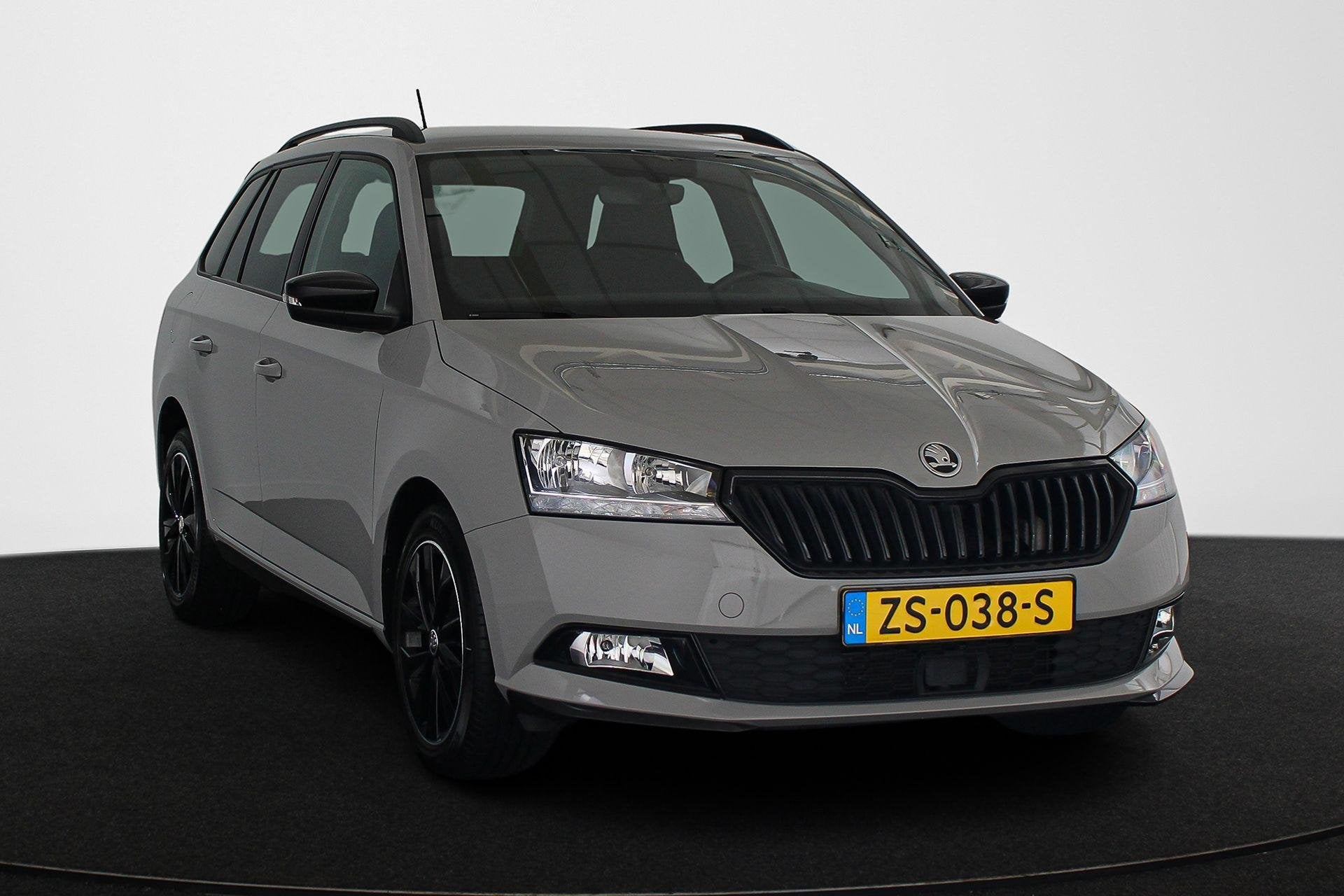 Skoda Fabia Combi 1.0 TSI Monte Carlo Apple Carplay Climate, Auto's, Voorwielaandrijving, Stof, Gebruikt, 49 €/maand