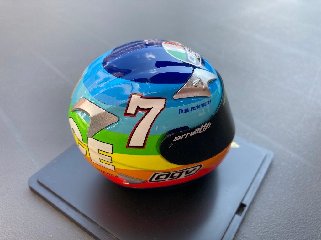 ✅ Valentino Rossi 1:5 helm Winter Test 2003 Honda RC211V, Verzamelen, Automerken, Motoren en Formule 1, Ophalen of Verzenden, Nieuw