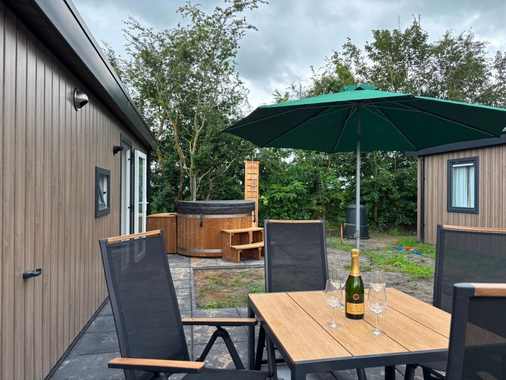 Compleet ingericht chalet te koop op Camping Zomersbuiten, 2 slaapkamers, Chalet, Bungalow of Caravan, Internet, Landelijk