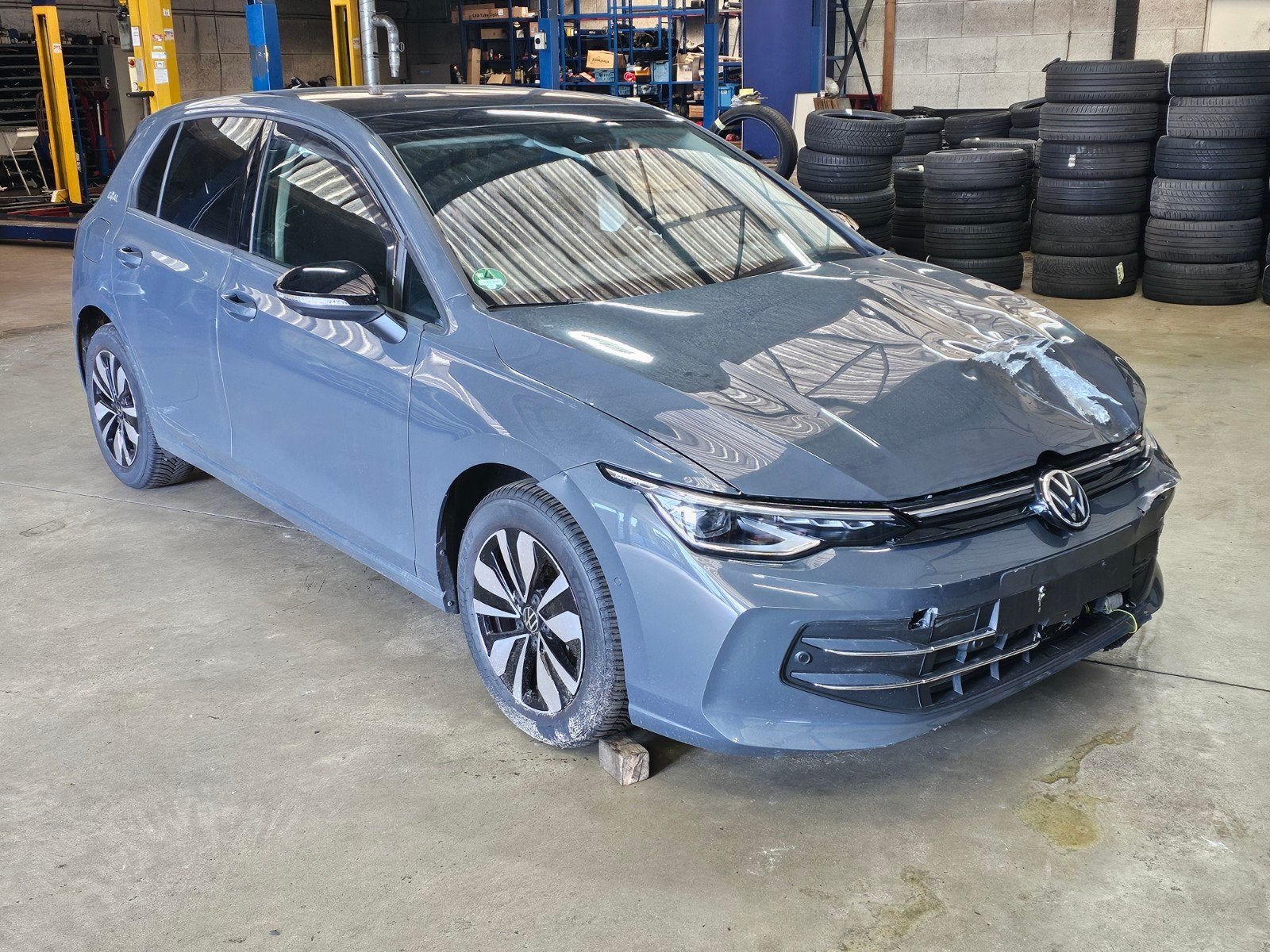 Golf 8.5 schroefschade 1.5 hybride Bj 2025 meeneemprijs..!!, Stof, 1498 cc, Euro 6, 4 cilinders