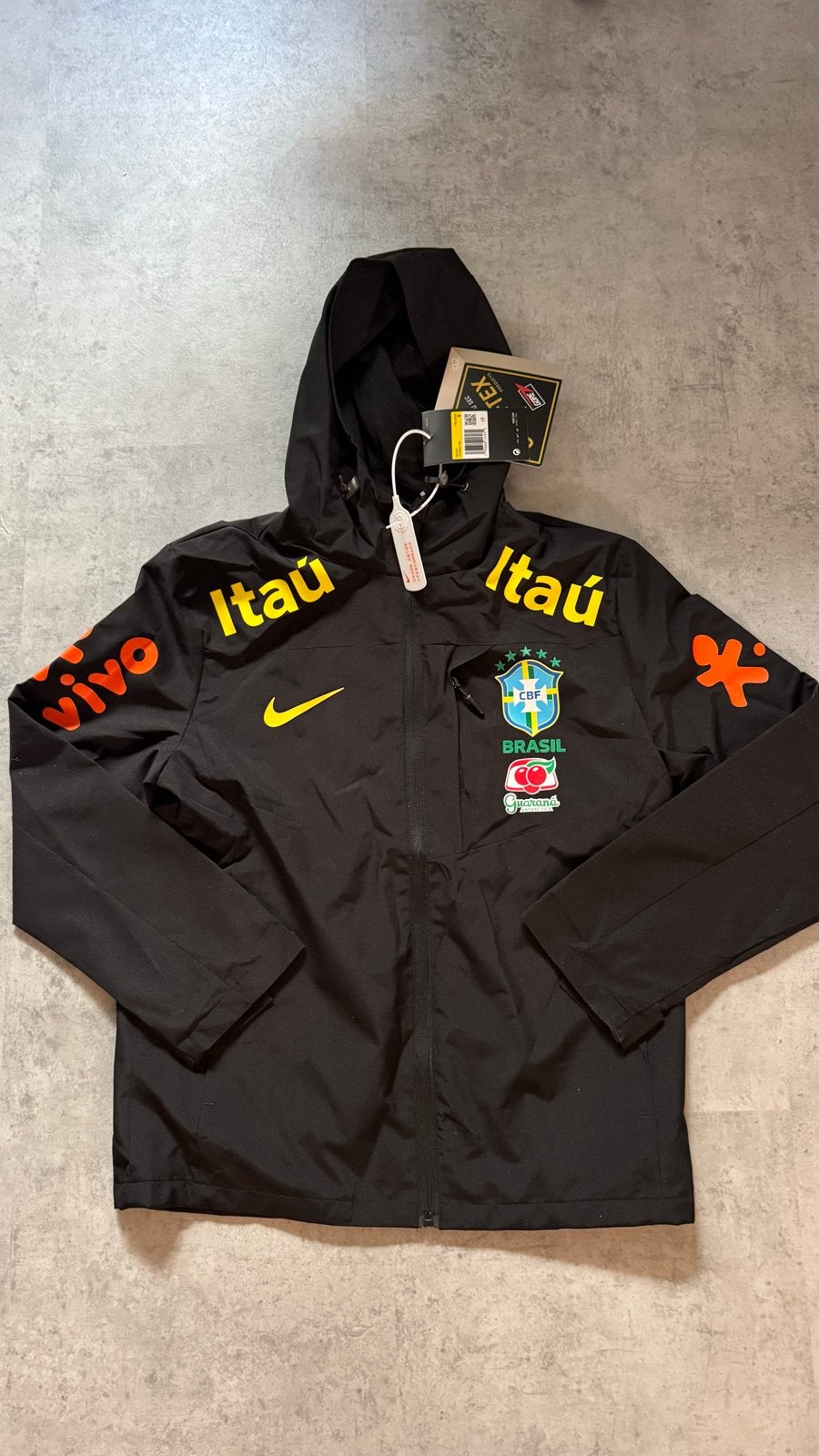 Nike Brazilië CBF Gore-Tex Jas - Nieuw met labels, Zwart, Nieuw, Ophalen of Verzenden, Voetbal