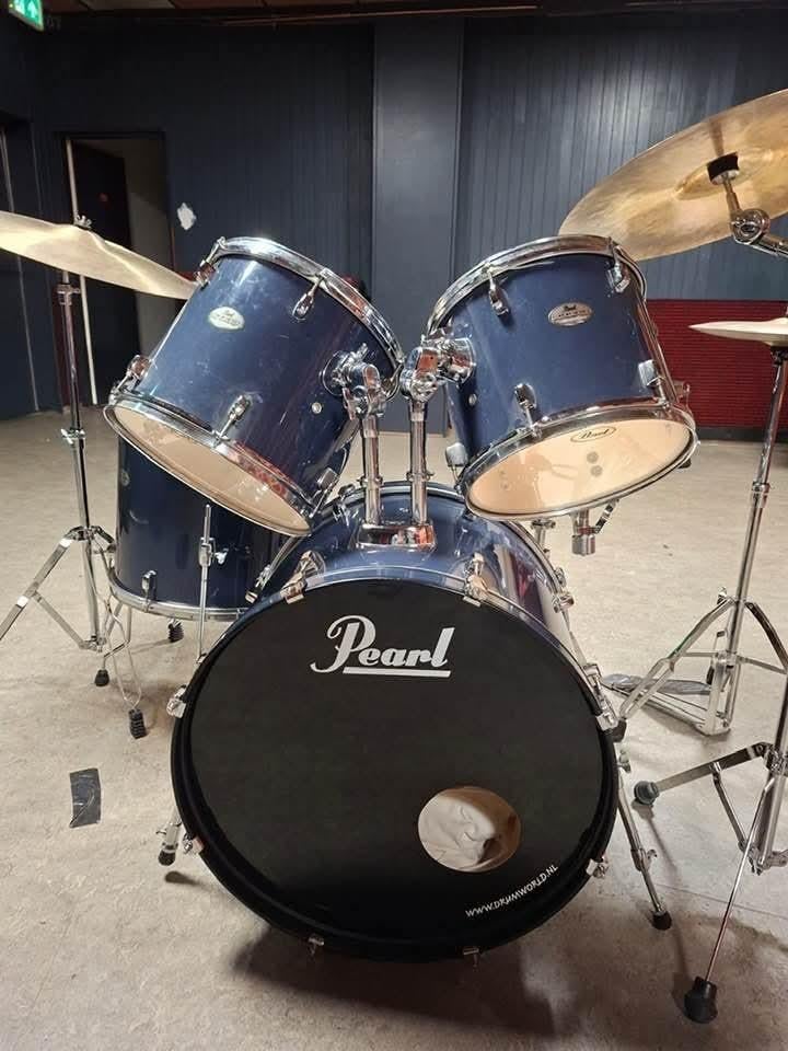 Pearl Forum Serie drumstel compleet met krukje, Muziek en Instrumenten, Drumstellen en Slagwerk, Ophalen, Gebruikt, Pearl