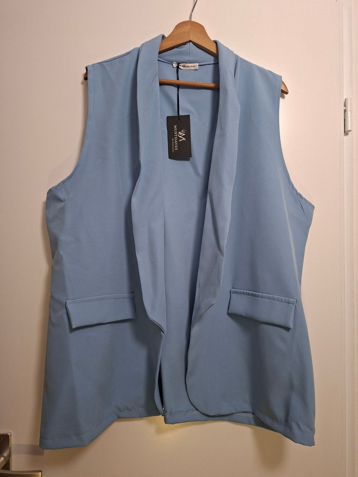 lichtblauwe mouwloze blazer / gilet met sjaalkraag, Blauw, Maat 46/48 (XL) of groter, Nieuw, Ophalen of Verzenden