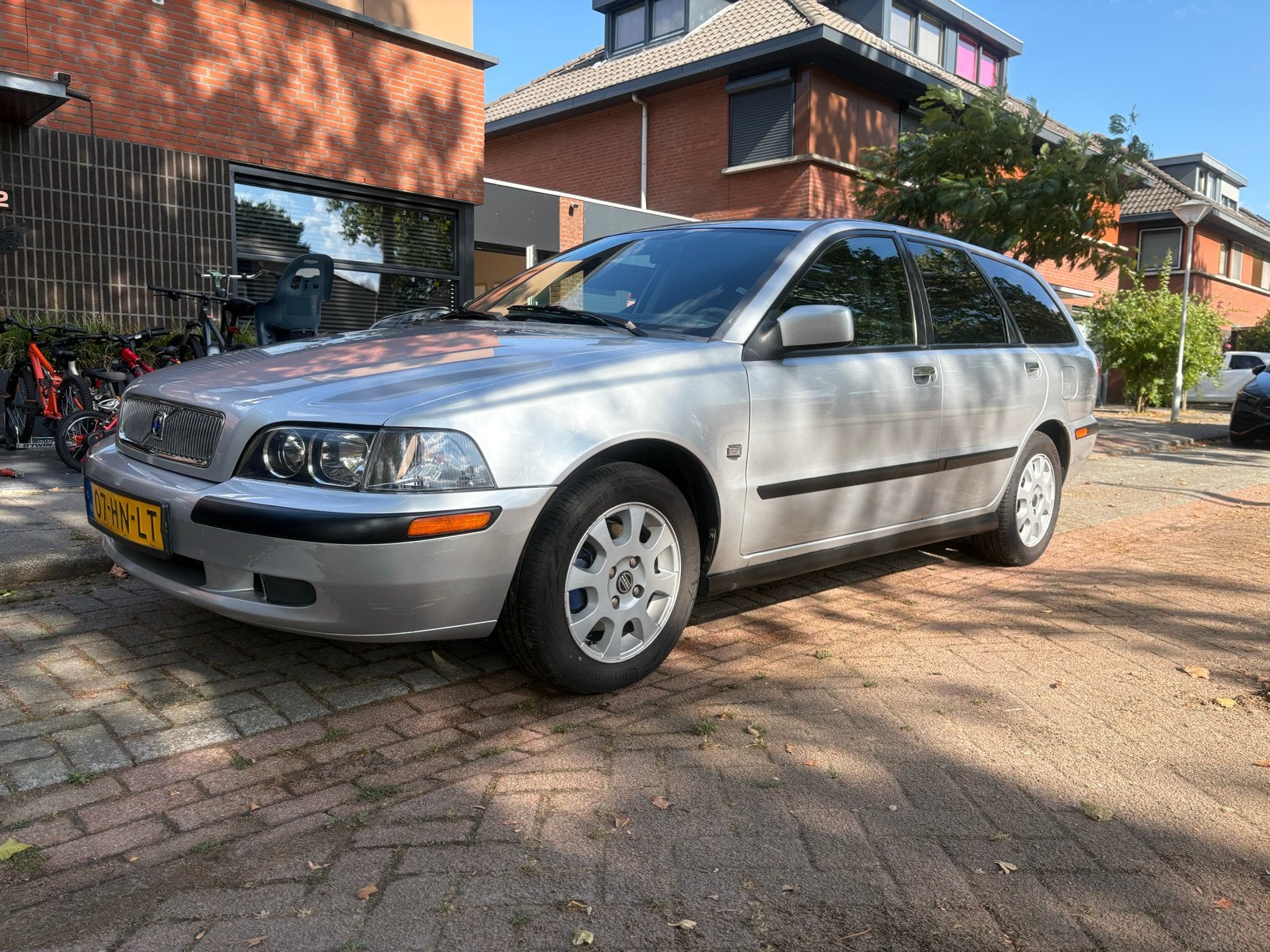 Volvo V40 1.8 AUT 2001 Grijs, Auto's, Volvo, Stof, 1295 kg, 4 cilinders, 122 pk