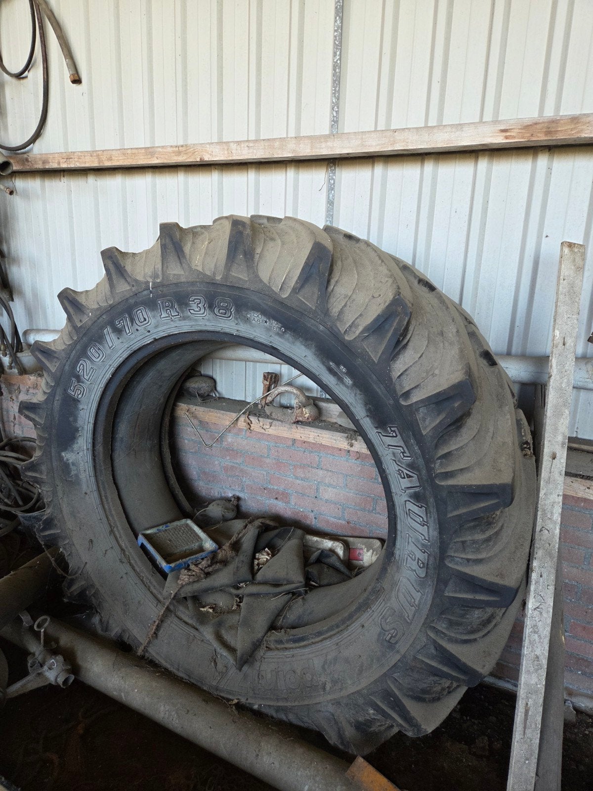 Taurus tractor band 520/70 R38, Ophalen
