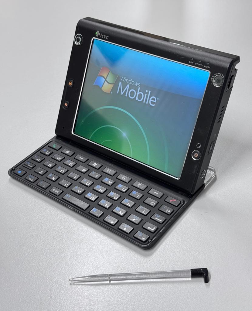 ZELDZAAM - HTC Advantage X7500 - Windows telefoon vintage, HTC, Zwart, Fysiek toetsenbord, Zo goed als nieuw