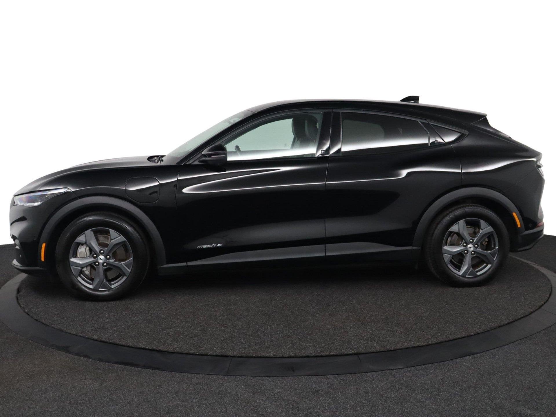 Ford Mustang Mach-E RWD 75 kWh |NAP|1e eigenaar|BTW|Bang&Olu, Auto's, Ford, Automaat, 750 kg, 258 pk, Zwart
