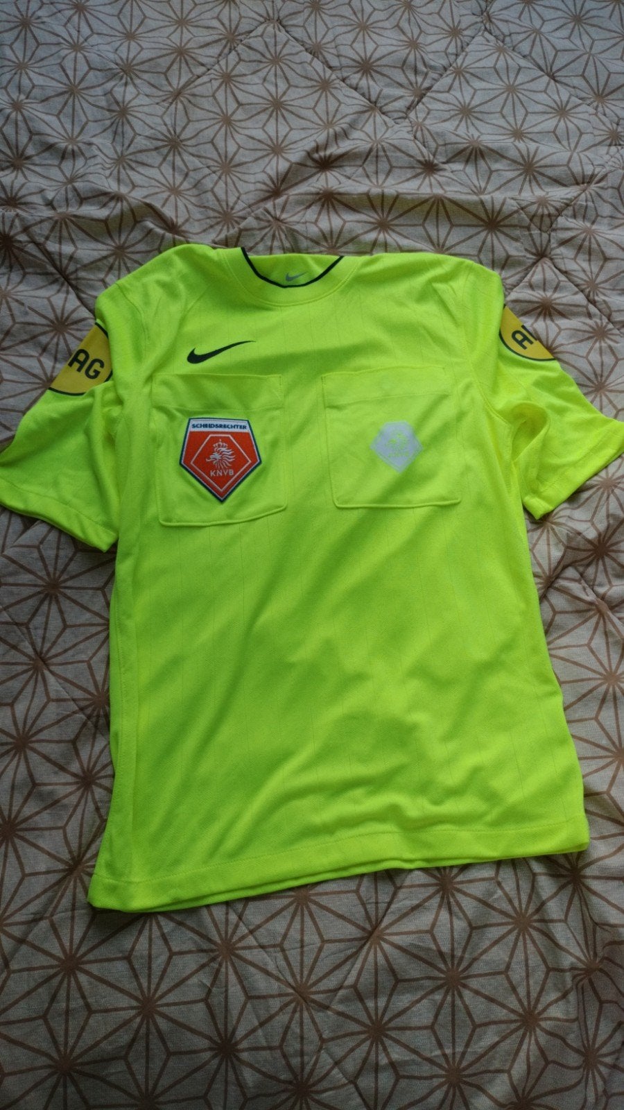 KNVB scheidsrechtersshirt, Maat S, Ophalen of Verzenden, Nieuw, Shirt