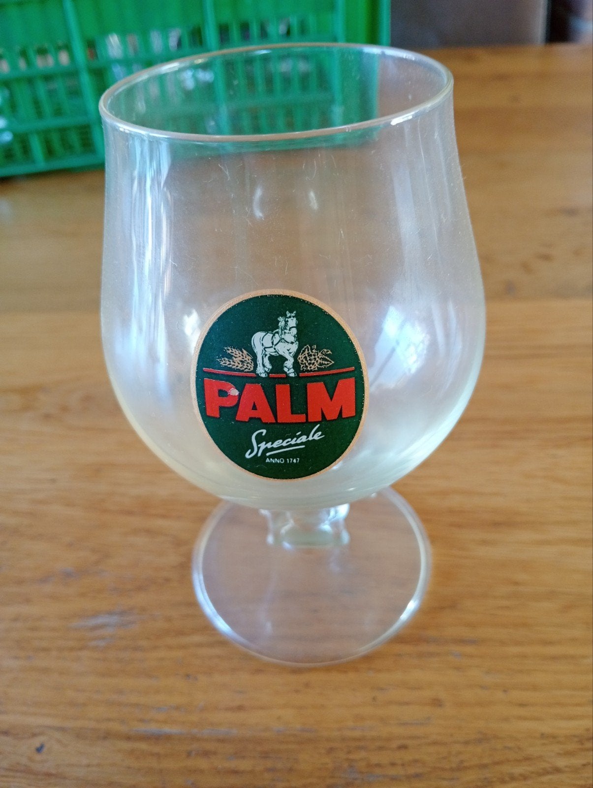 Palm Speciaal bierglas met paardje in de voet, Ophalen of Verzenden, Zo goed als nieuw, Glas of Glazen, Palm