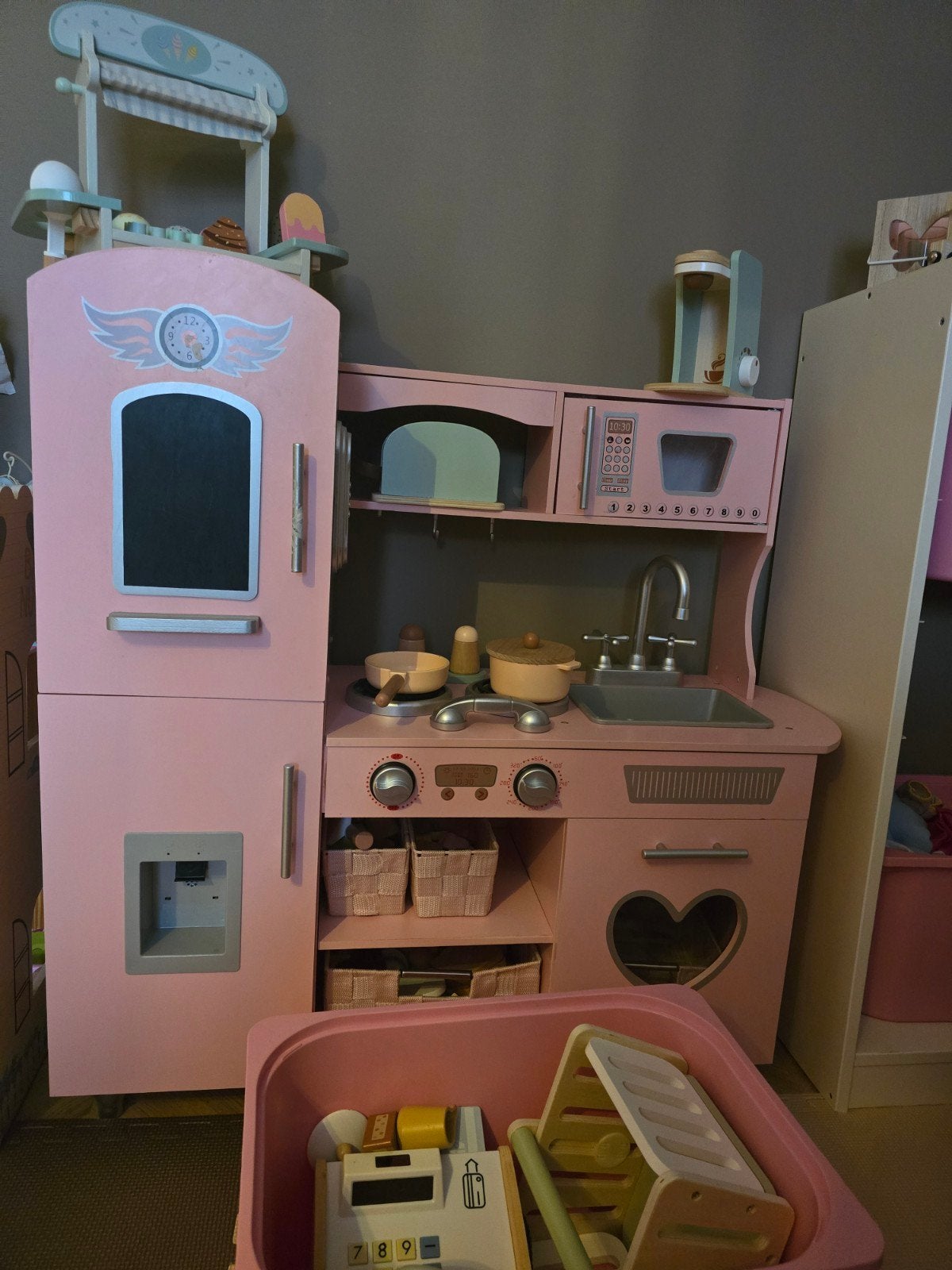 Grote roze kinderkeuken met accessoires en ijscokraam, Kinderen en Baby's, Ophalen, Meisje