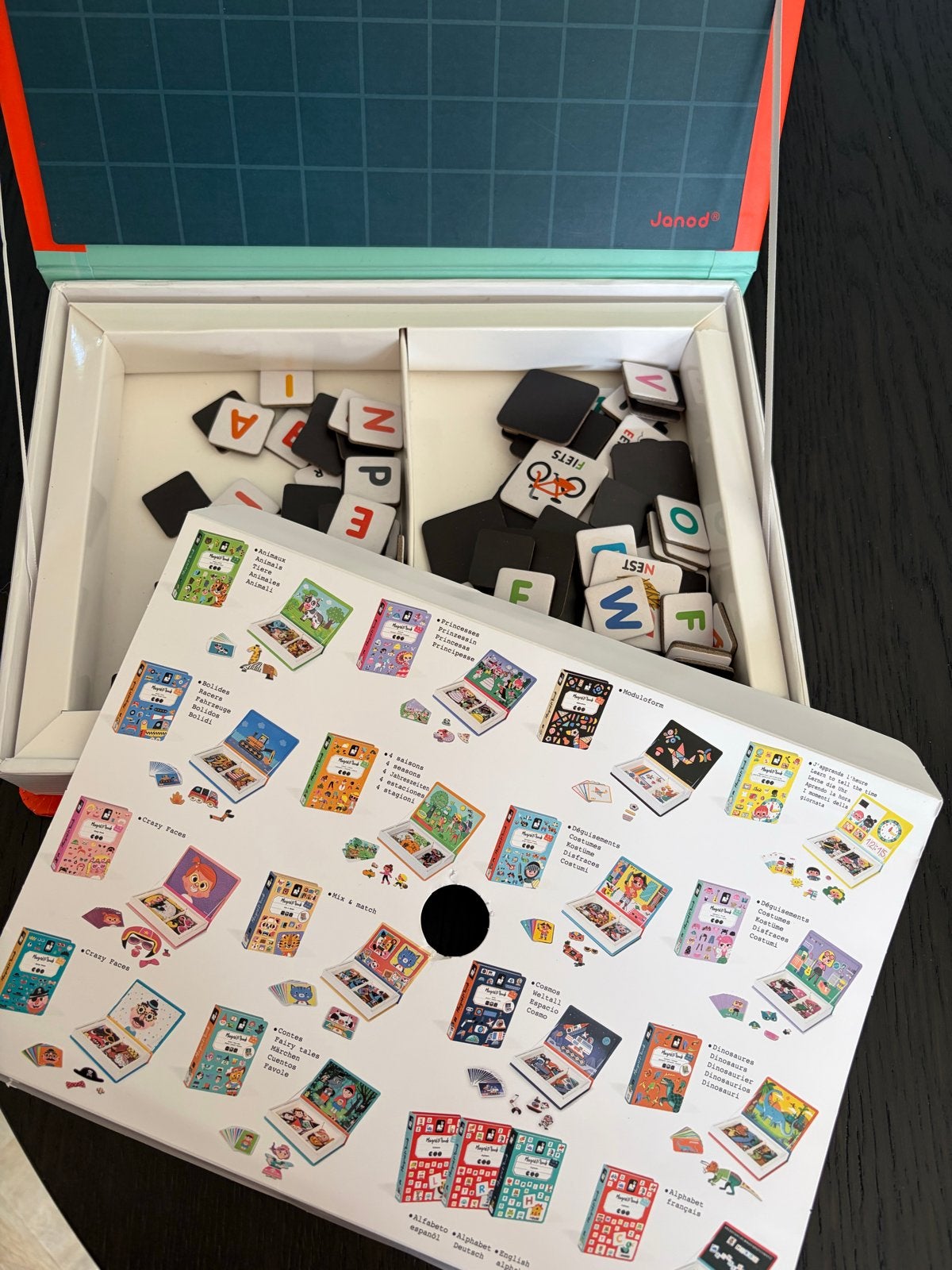 Janod Magneti'book Nederlands alfabet - Leerzaam en leuk!, Ophalen, Gebruikt, Taal en Lezen
