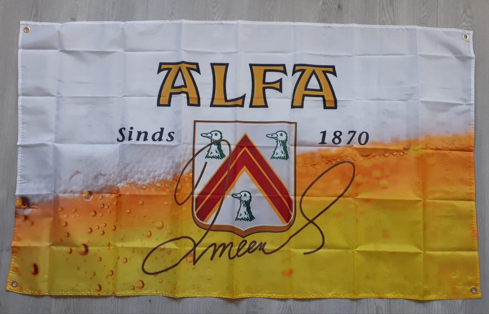 Alfa Bier 90x150 cm Reclame Vlag, Verzamelen, Biermerken, Ophalen of Verzenden, Nieuw, Reclamebord, Plaat of Schild, Overige merken