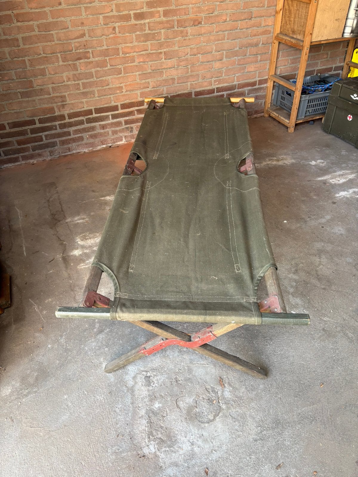 Vintage Oud houten leger veldbed, Verzamelen, Militaria | Algemeen, Ophalen, Landmacht, Nederland