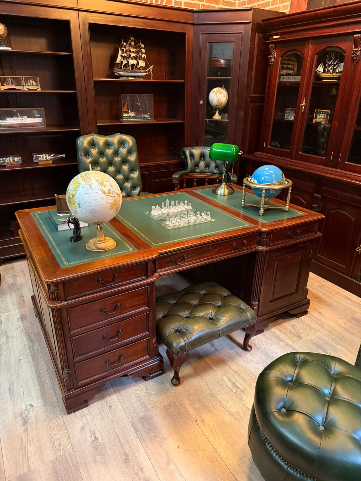 Engels bureau & bibliotheekkast jan frantzen, Ophalen