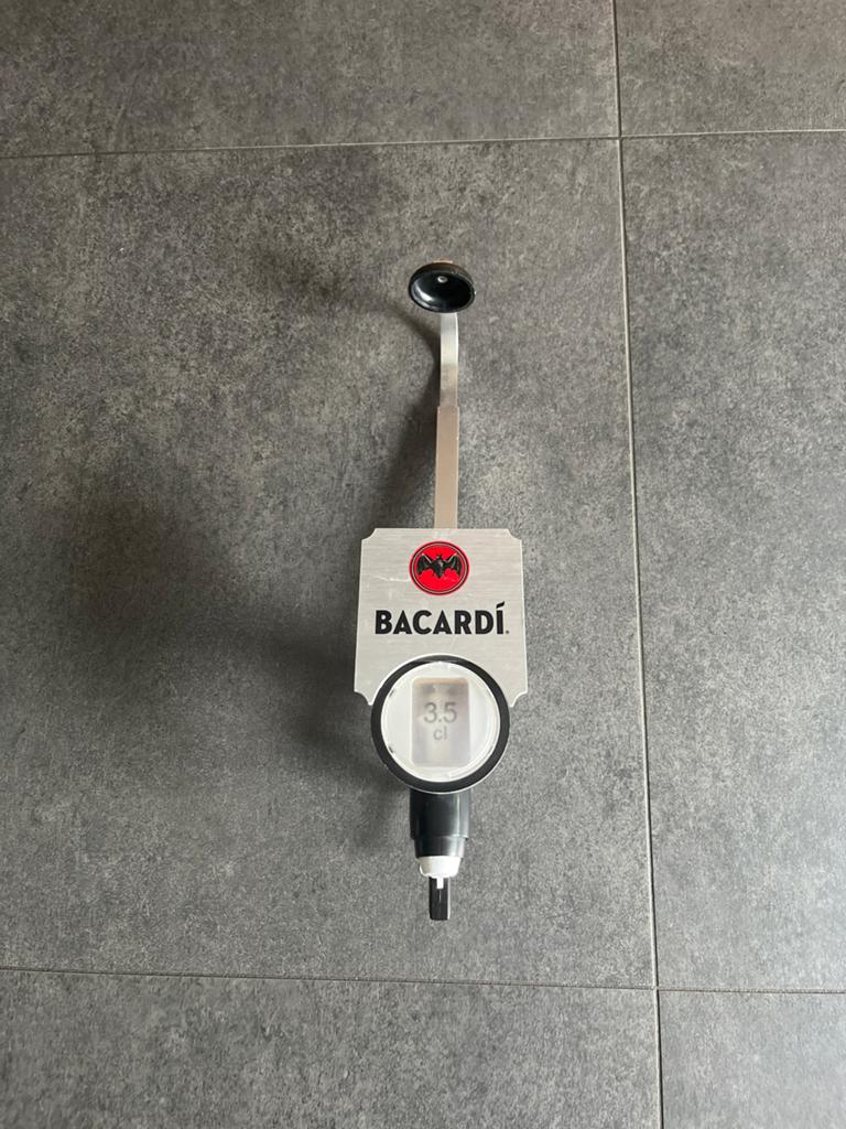 Bacardi drank dispenser 3.5 cl, Ophalen of Verzenden, Gebruikt