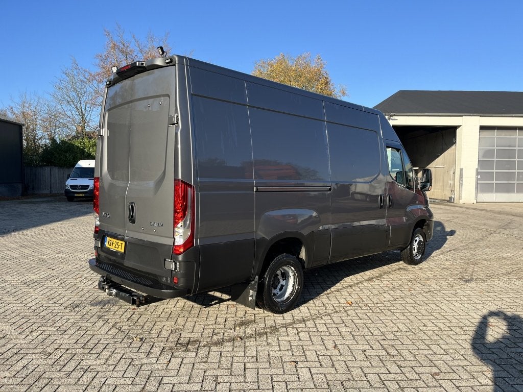Iveco Daily 35C16V 2.3 352 H2 L, 13 km/l, Stof, Gebruikt, Iveco