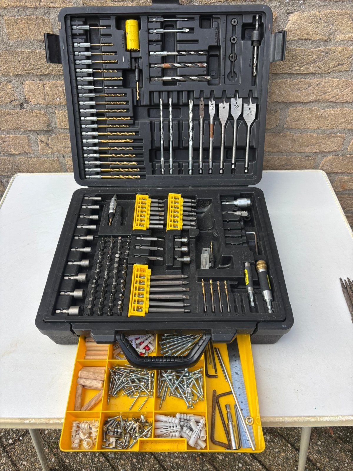 Stanley 100-delige boor- en bitset (STA7205-XJ), Doe-het-zelf en Verbouw, Gereedschap | Handgereedschap, Ophalen of Verzenden