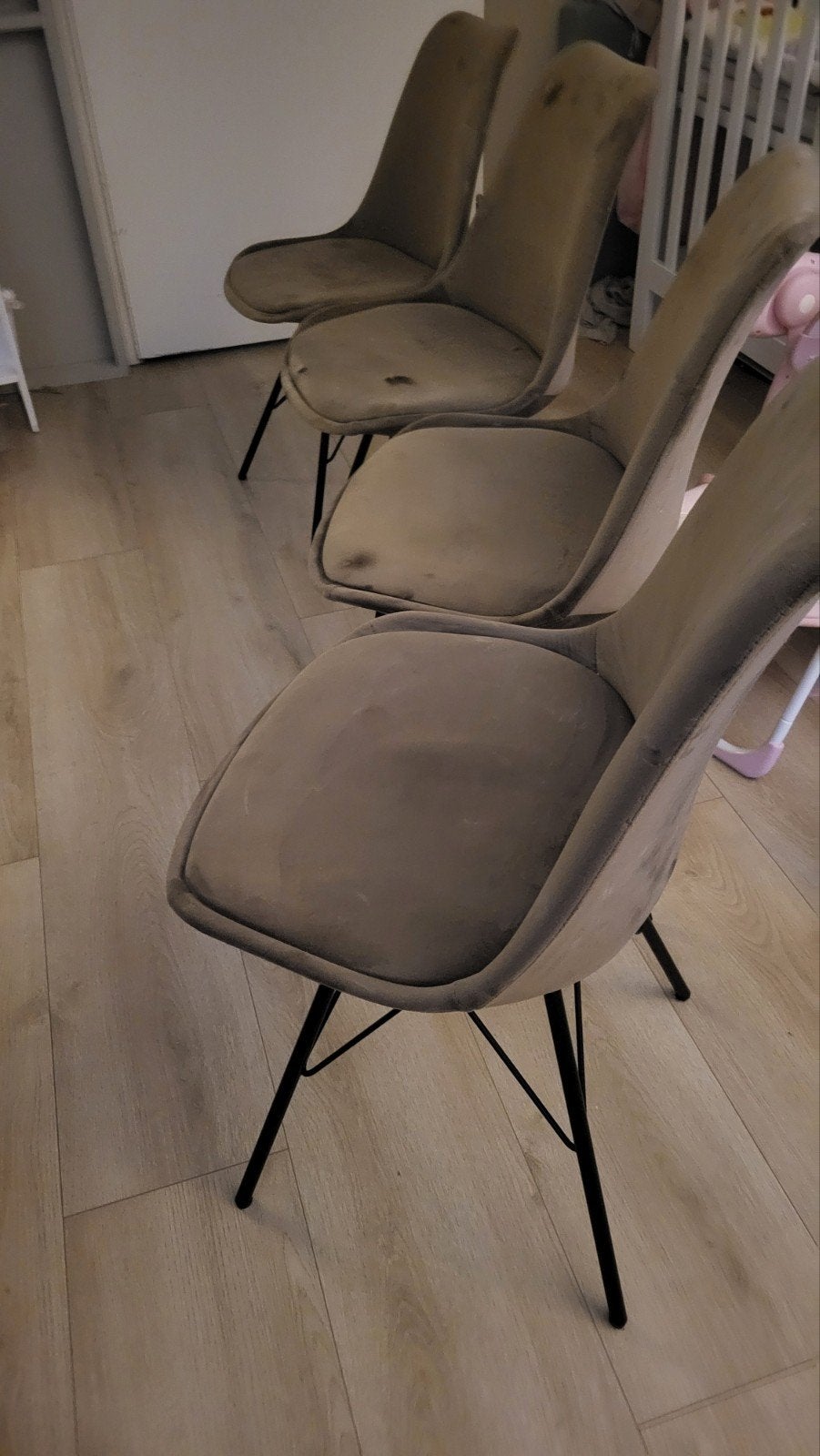 goedkope eetkamerstoelen. 4 stuks, Ophalen, Zo goed als nieuw, Bruin, Vier