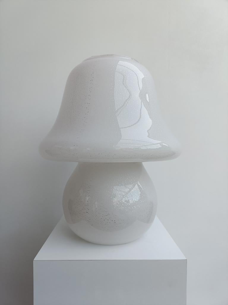 Murano mushroom tafellamp, Ophalen