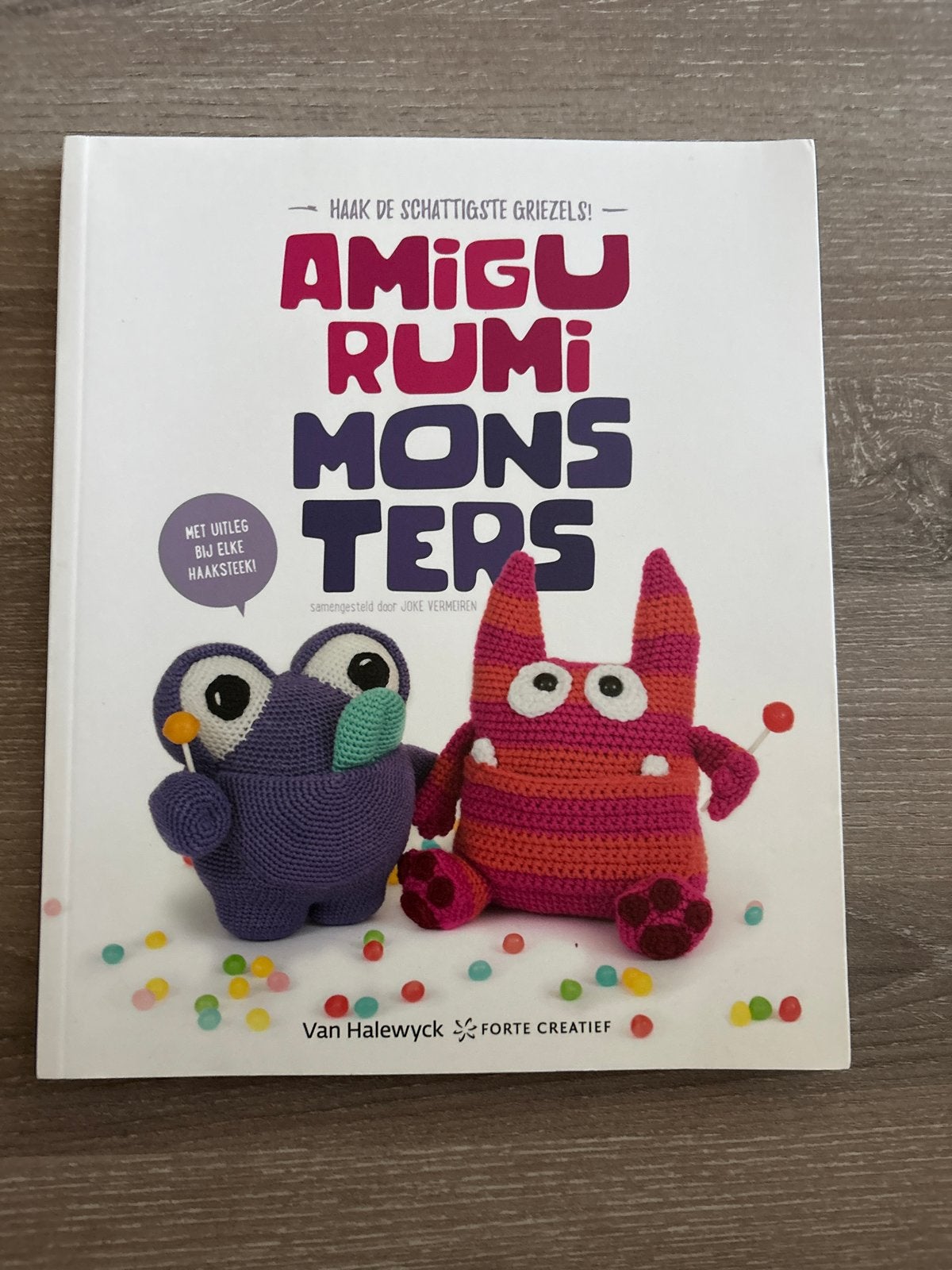 Haakboek Amigurumi Monsters - Schattige Griezels Haken, Ophalen of Verzenden, Zo goed als nieuw, Haken, Patroon of Boek