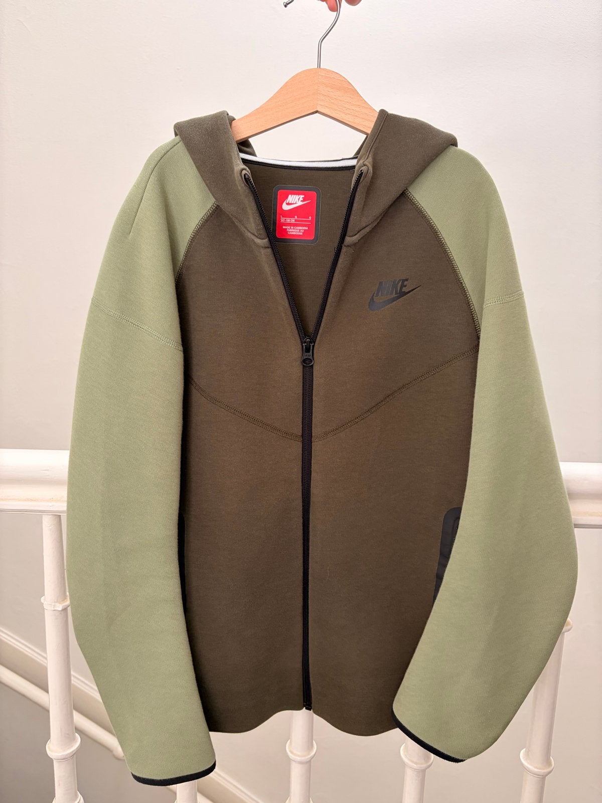 Nike Tech Fleece en Nike Hoodie (maat 147-158), Ophalen of Verzenden, Zo goed als nieuw, Jongen of Meisje, Trui of Vest
