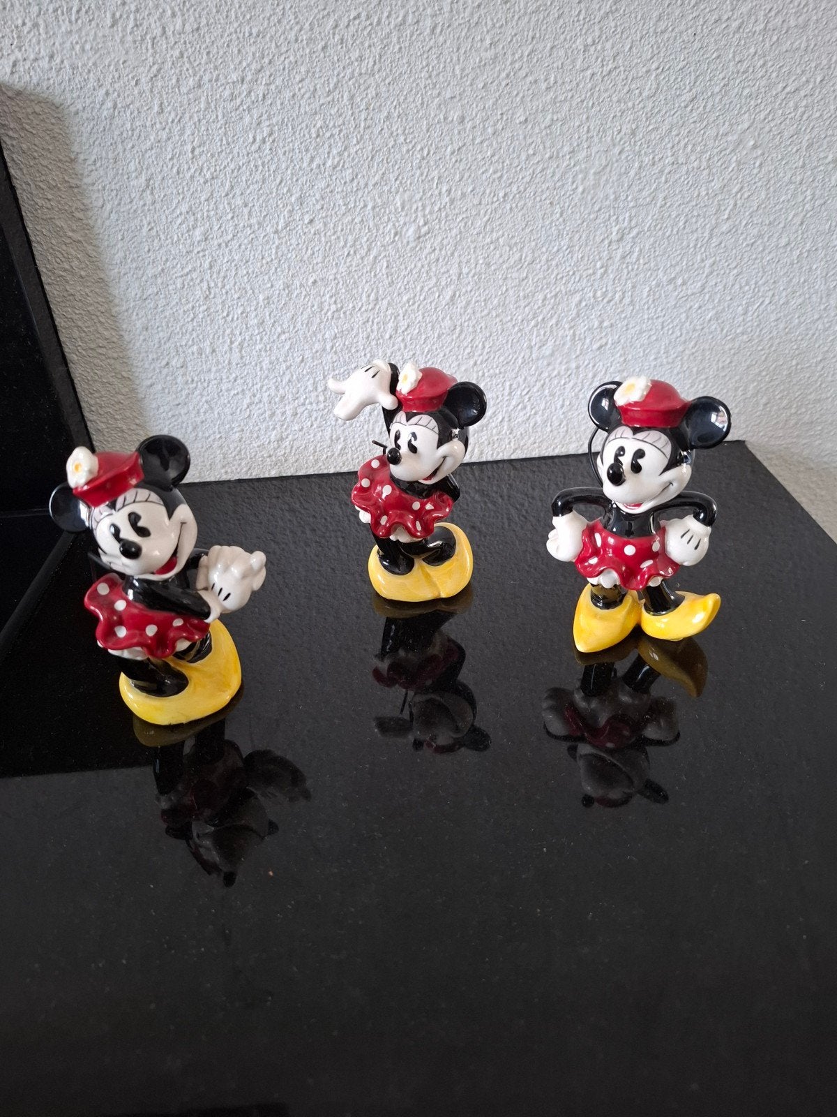 Disney beeldjes minnie mouse enesco, Verzamelen, Disney, Beeldje of Figuurtje, Mickey Mouse, Ophalen