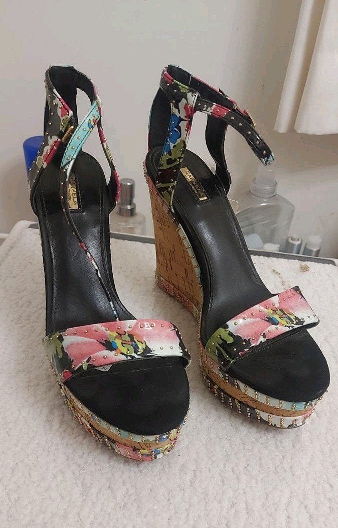 Carvela Kurt Geiger sleehak sandalen met bloemenprint, Kleding | Dames, Carvela Kurt Geiger, Ophalen of Verzenden, Zo goed als nieuw