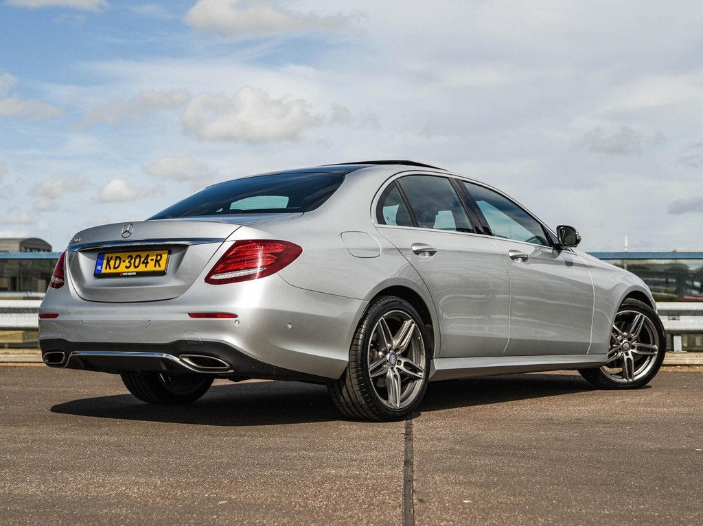 Mercedes-Benz E-klasse 200 AMG Line | Panoramadak | Leder |, Automaat, Achterwielaandrijving, Gebruikt, 4 cilinders