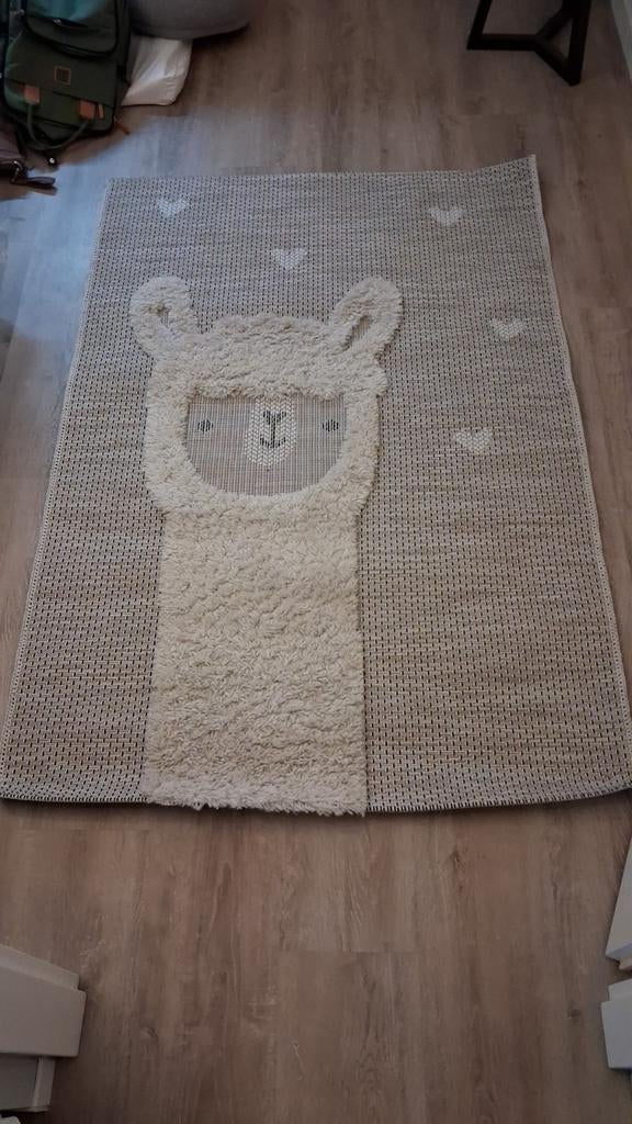 Leuk lama vloerkleed voor de kinderkamer, Ophalen, Crème, Gebruikt, 100 tot 150 cm