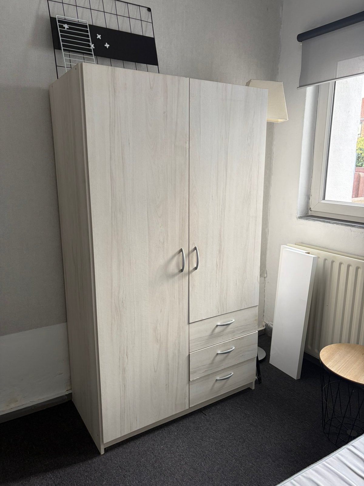 licht grijze houten kledingkast, Huis en Inrichting, Ophalen, Gebruikt, 100 tot 150 cm, Met lade(s)