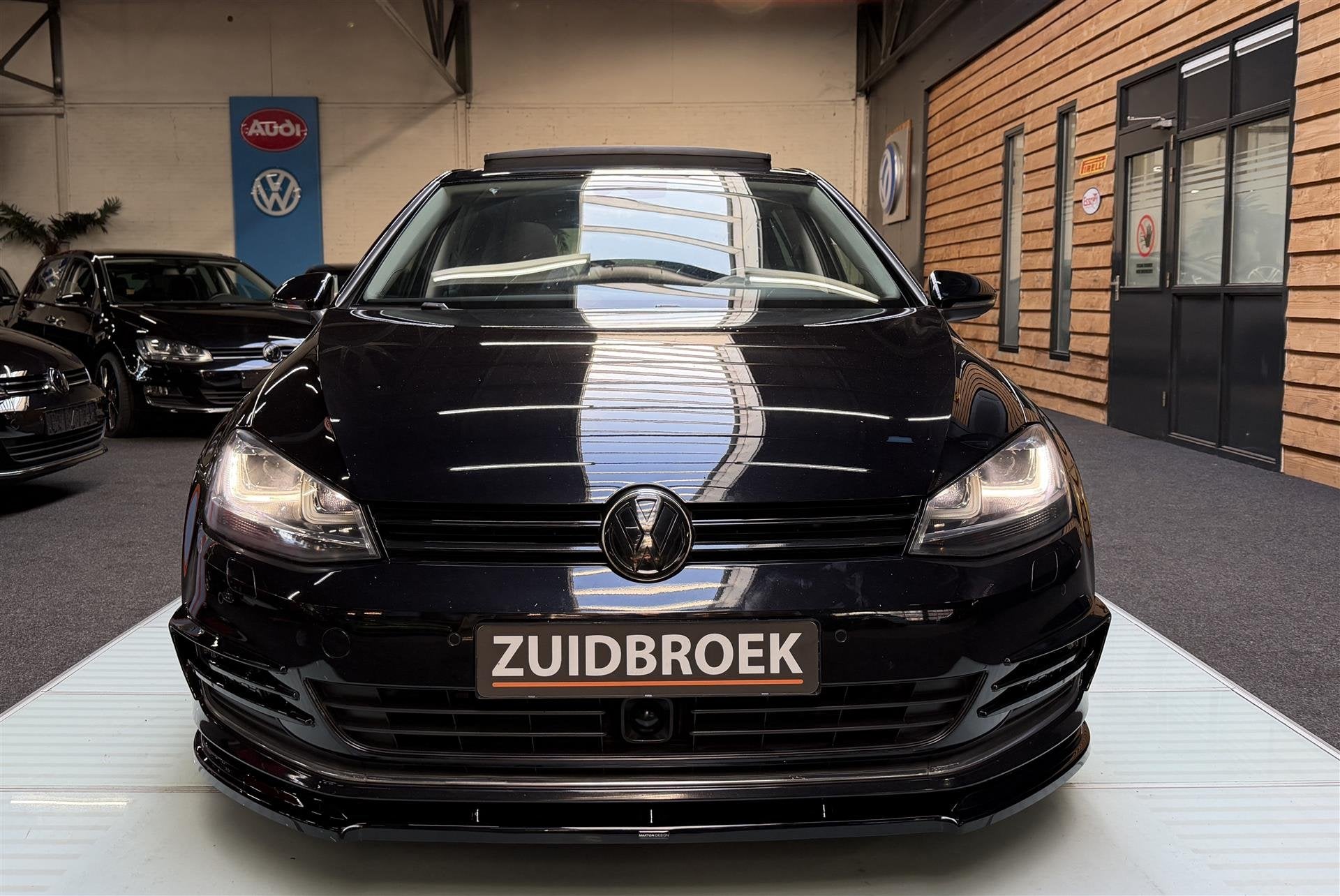 Foto 2 van Volkswagen Golf 1.4 TSI R-Line | Pano | Maxton | Cruise | Na
