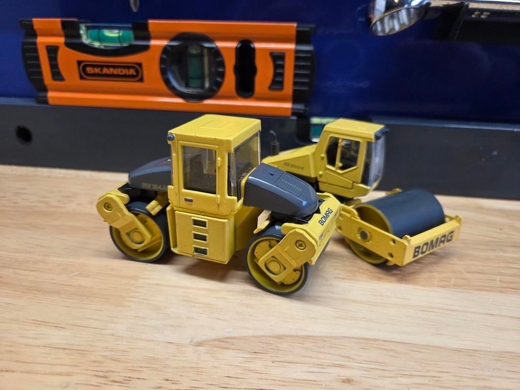 Bomag Walsen 1:50 Wegenbouw Nzg Conrad, Hobby en Vrije tijd, Modelauto's | 1:50, Zo goed als nieuw, Hijskraan, Tractor of Landbouw