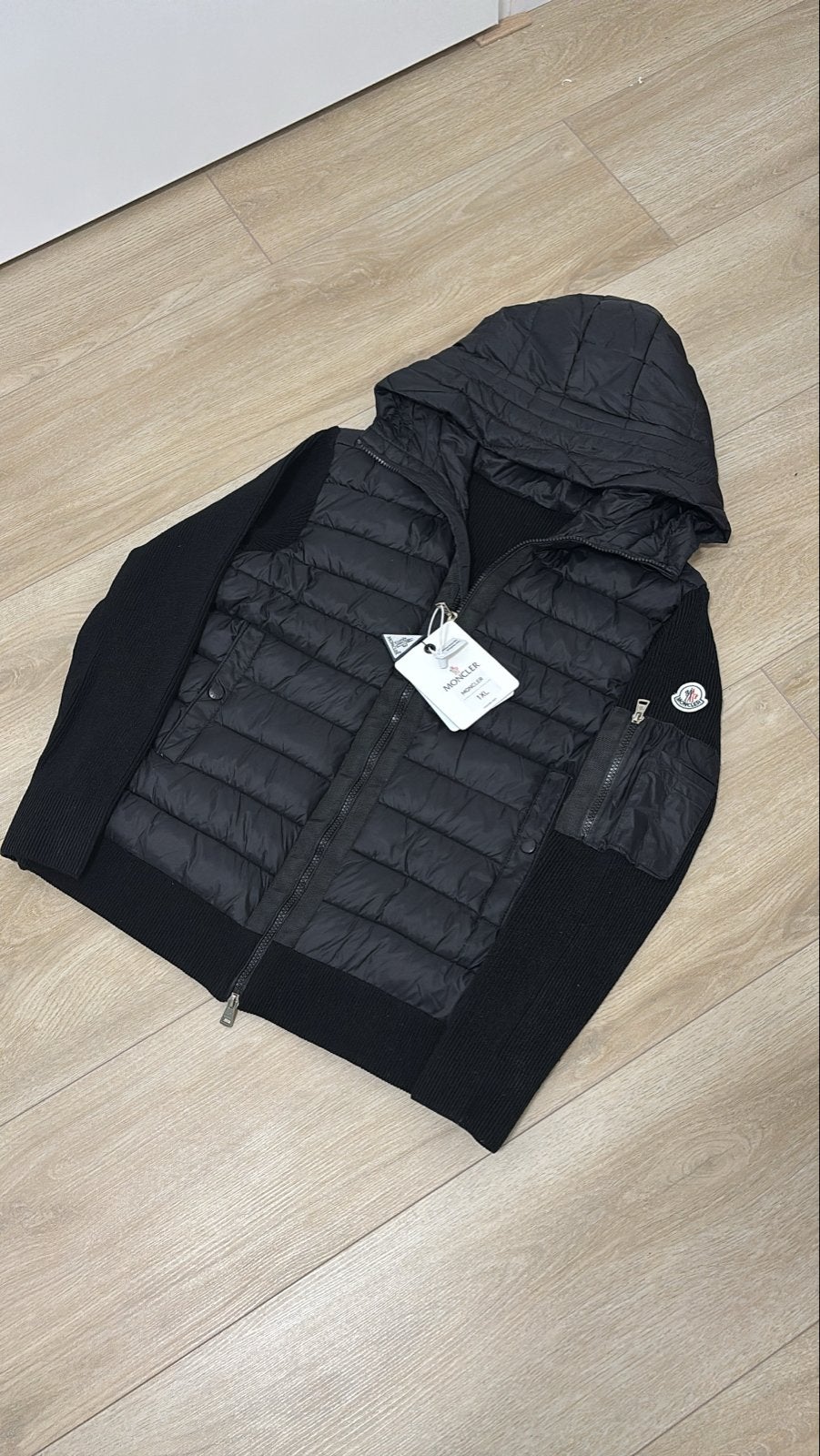 Moncler Cardigan Vest Zwart - Nieuw met labels, Ophalen of Verzenden, Nieuw, Maat 48/50 (M), Zwart