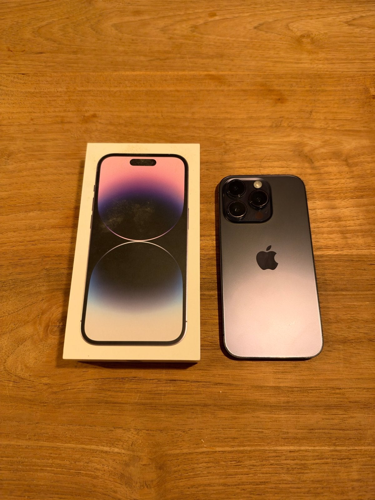 iPhone 14 Pro Deep Purple - 96%, professioneel gereinigd
